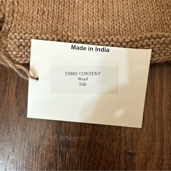Hand knit silk / wool turtleneck capelet, NWT - Picture 11 of 11